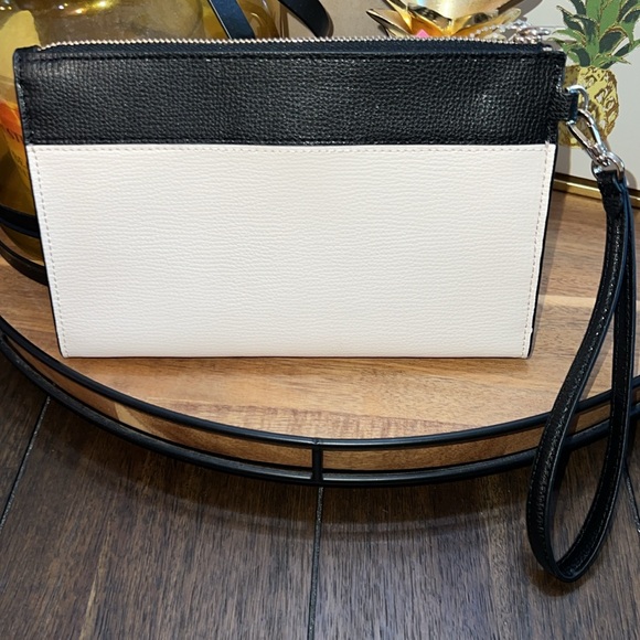 🏆 Host Pick🏆 Kate Spade Fetch Wristlet NWT - Picture 5 of 7